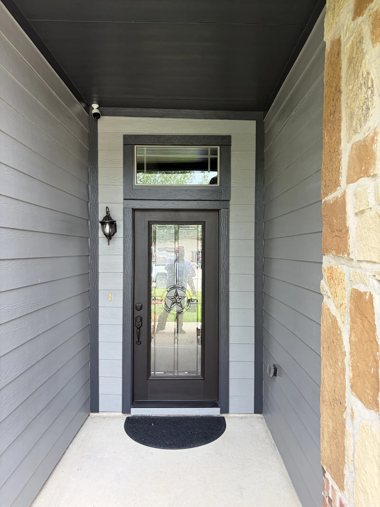 Black and White Covered Entry Finish project photo in Houston Area